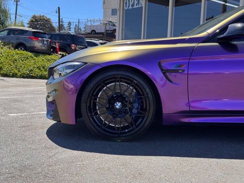 Used 2018 BMW M4 Coupe w/ Competition Package RWD image 3