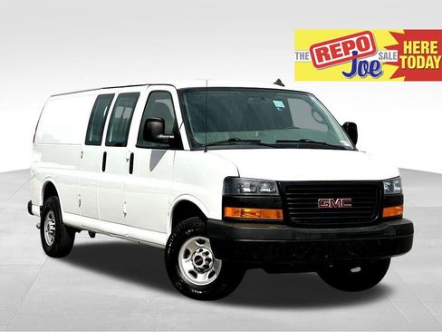 Used 2022 GMC Savana 3500 Extended w/ Driver Convenience Package RWD image 1