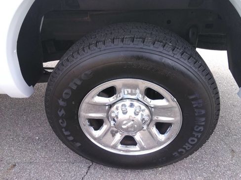 Used 2018 RAM 2500 Tradesman w/ Chrome Appearance Group image 11