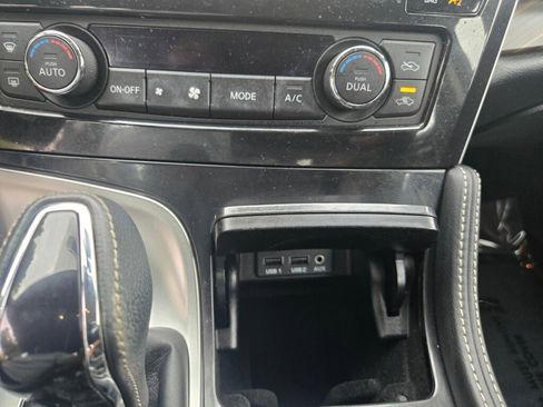 Used 2017 Nissan Maxima Platinum image 18