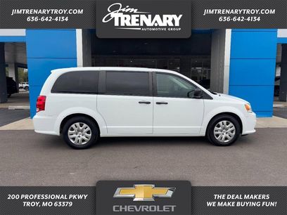 Used 2019 Dodge Grand Caravan SE w/ UConnect Hands-Free Group