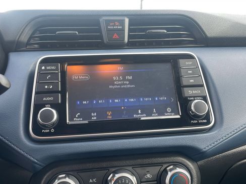 Used 2025 Nissan Versa SV image 20