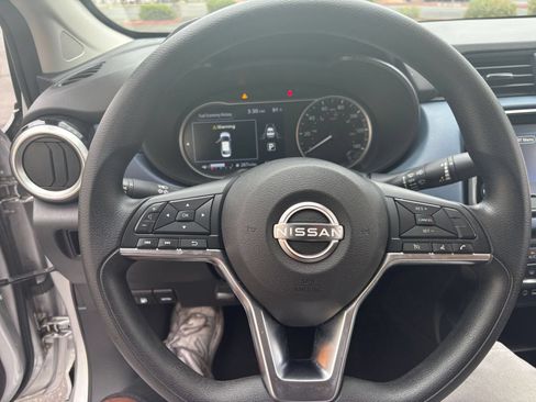 Used 2025 Nissan Versa SV FWD image 25