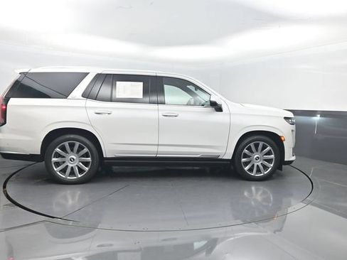 Used 2021 Cadillac Escalade Premium Luxury Platinum RWD image 33
