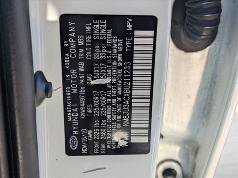 Used 2011 Hyundai Tucson GLS image 24