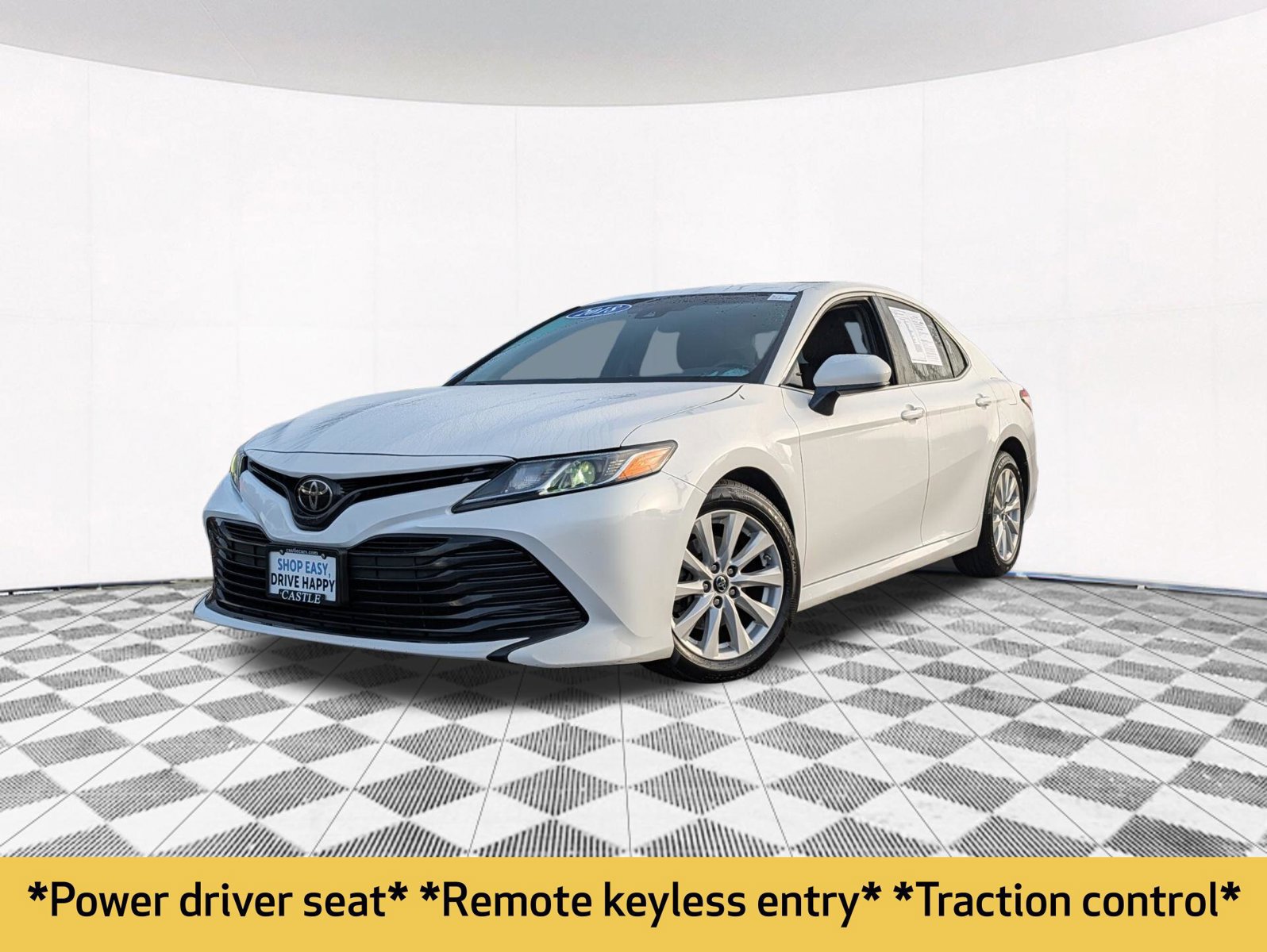 Used 2018 Toyota Camry LE FWD image 2