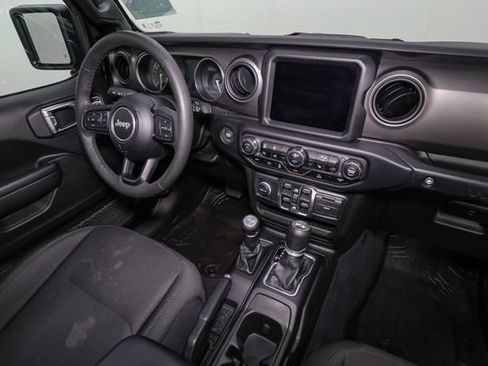 Used 2023 Jeep Wrangler Unlimited w/ Sun & Screen Package AWD/4WD image 19