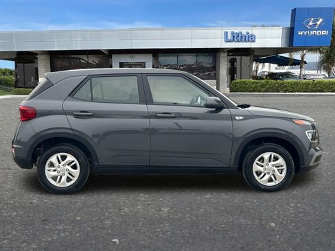 New 2026 Hyundai Venue SE image 8