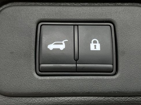 Used 2025 Nissan Rogue SV image 16