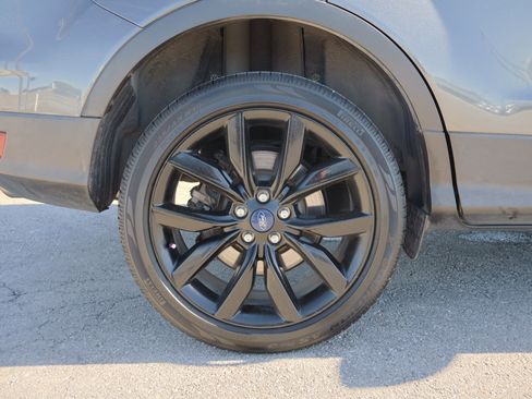 Used 2018 Ford Escape SE w/ SE Sport Appearance Package image 8