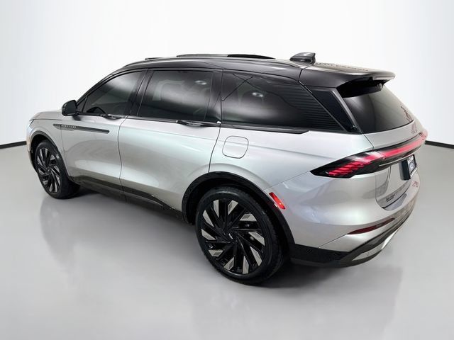 Used 2025 Lincoln Nautilus Reserve w/ Jet Appearance Package AWD/4WD image 5