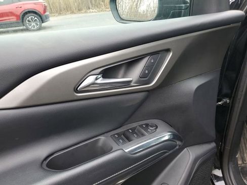 Certified 2025 Chevrolet Traverse LT image 22