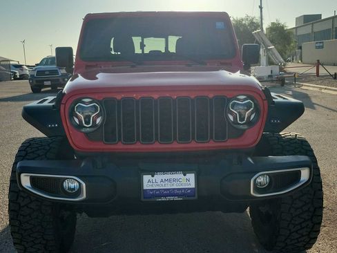 Used 2024 Jeep Gladiator Sport AWD/4WD image 13