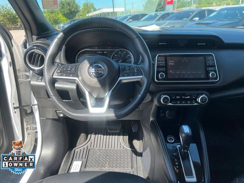 Used 2019 Nissan Kicks SR w/ SR Premium Package FWD image 23