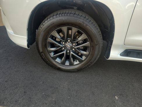 Used 2023 Lexus GX 460 Premium image 10