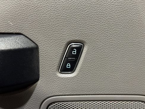 Used 2020 Ford F250 XL w/ Power Equipment Group image 29