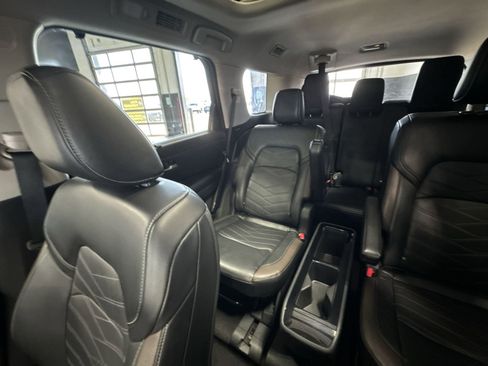 Certified 2024 Nissan Pathfinder Platinum AWD/4WD image 5