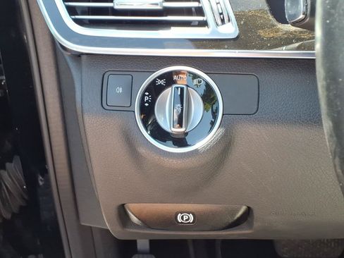 Used 2014 Mercedes-Benz E 350 4MATIC Sedan image 22