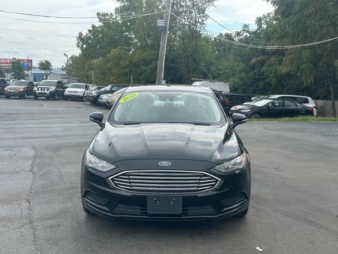 Used 2018 Ford Fusion SE image 4