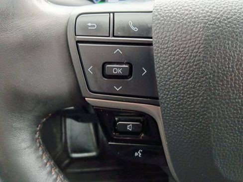 Used 2025 Toyota Camry XLE FWD image 11