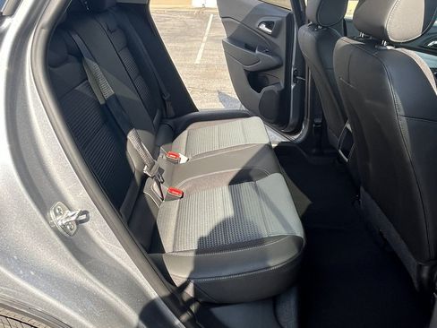 New 2026 Chevrolet Trax LT w/ LT Convenience Package FWD image 19