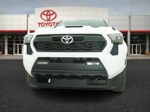 New 2025 Toyota Tacoma TRD Sport image 3