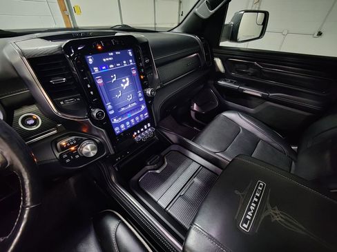 Used 2019 RAM 1500 Limited image 32