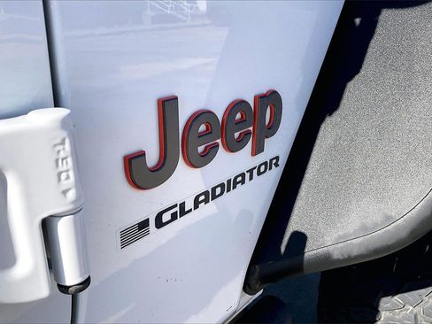 Used 2023 Jeep Gladiator Mojave image 21