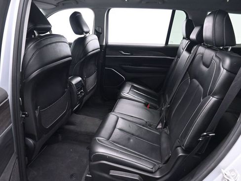 Used 2021 Jeep Grand Cherokee L Limited AWD/4WD image 18