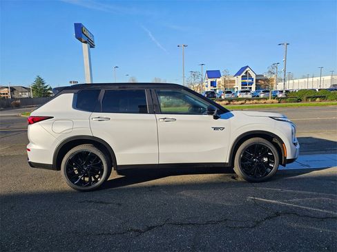 New 2025 Mitsubishi Outlander SEL Black Edition image 4