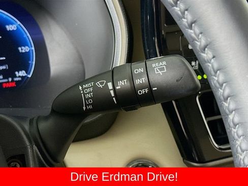 Used 2023 Toyota Highlander Limited FWD image 16