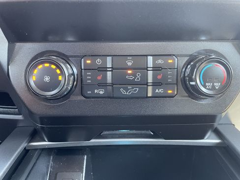Used 2019 Ford F150 XLT w/ Equipment Group 302A Luxury AWD/4WD image 24