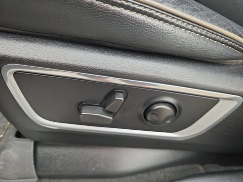 Used 2022 RAM 1500 Laramie AWD/4WD image 13