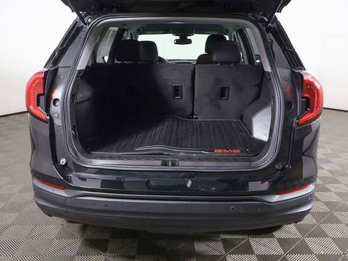 Used 2024 GMC Terrain SLE w/ Driver Convenience Package FWD image 15