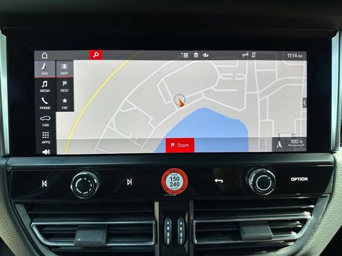 Certified 2024 Porsche Macan AWD/4WD image 36