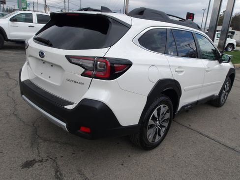 Used 2025 Subaru Outback Limited image 7