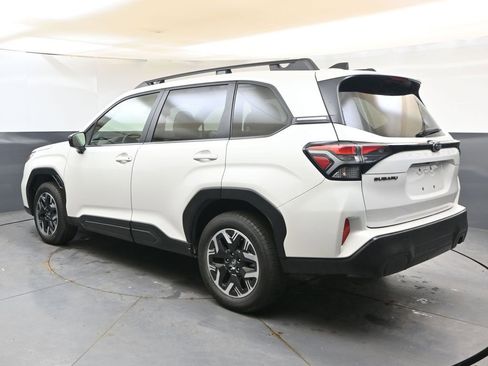 Certified 2025 Subaru Forester Premium AWD/4WD image 3