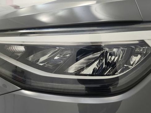 Used 2024 Volkswagen ID.4 2WD image 40
