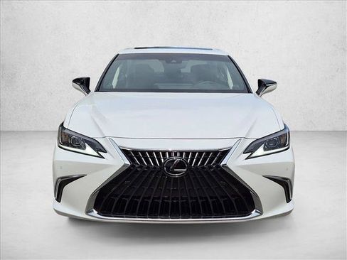 Used 2025 Lexus ES 300h w/ Premium Package FWD image 2