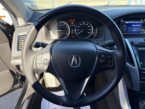 Used 2016 Acura TLX image 9