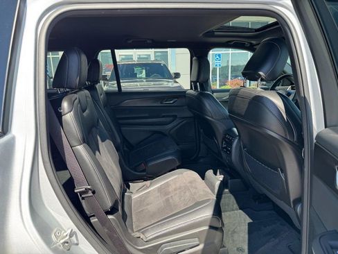 Used 2023 Jeep Grand Cherokee L Laredo AWD/4WD image 13