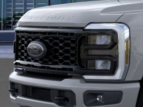 New 2026 Ford F250 Lariat w/ Black Appearance Package image 17