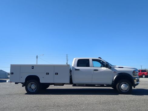 New 2026 RAM 5500 Tradesman image 2
