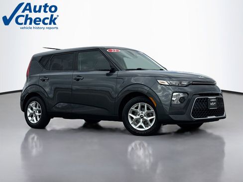 Used 2022 Kia Soul S FWD image 1