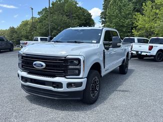 Used 2025 Ford F250 Platinum AWD/4WD video 3