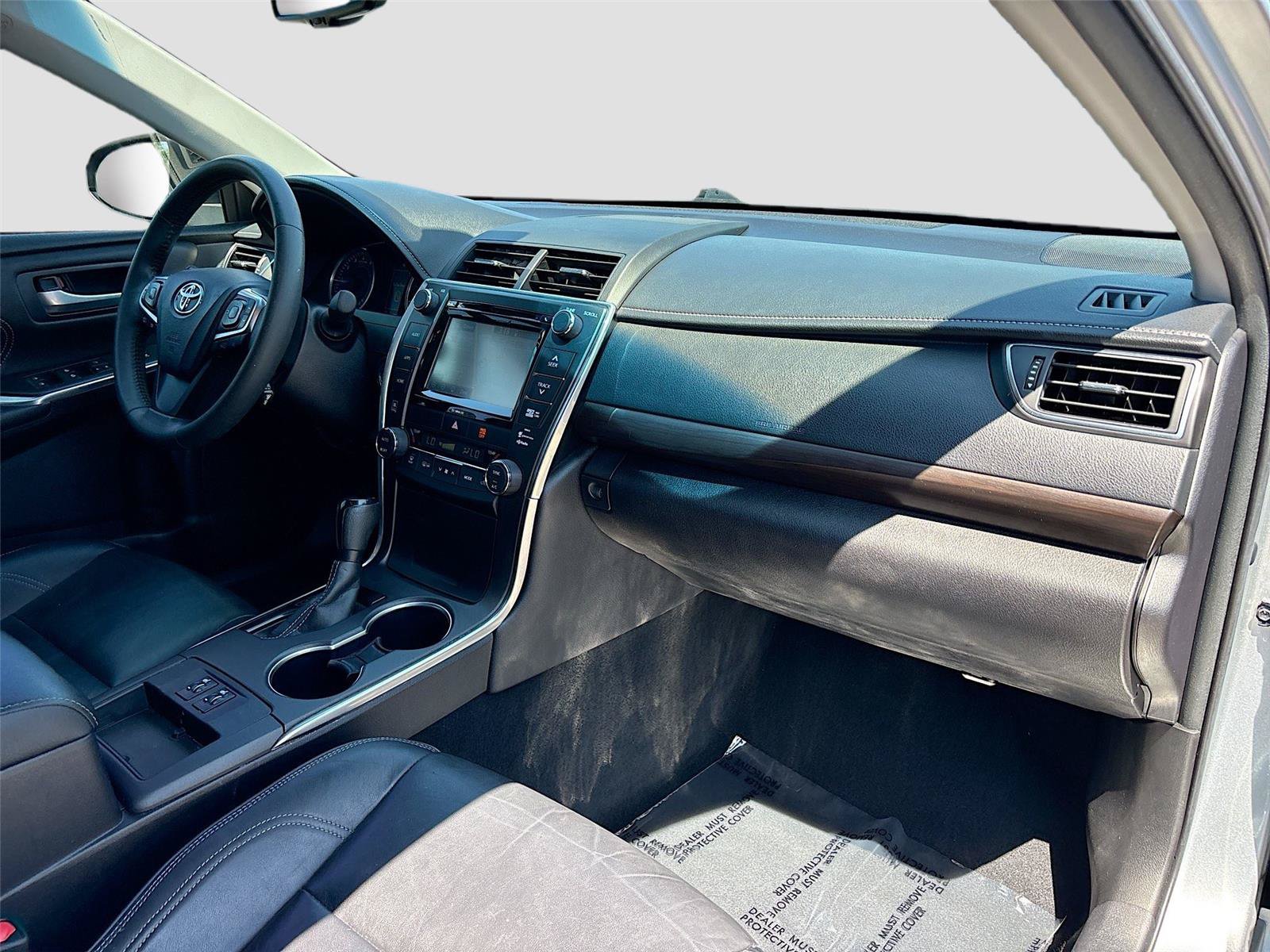 Used 2017 Toyota Camry XLE w/ Advanced Technology Package FWD image 29