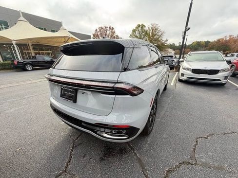 New 2026 Lincoln Nautilus Reserve image 7