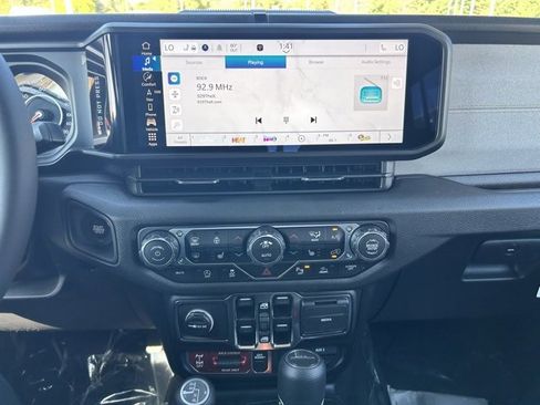 New 2025 Jeep Gladiator Willys image 17