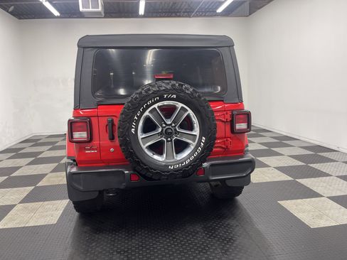 Used 2019 Jeep Wrangler Unlimited Sahara image 3