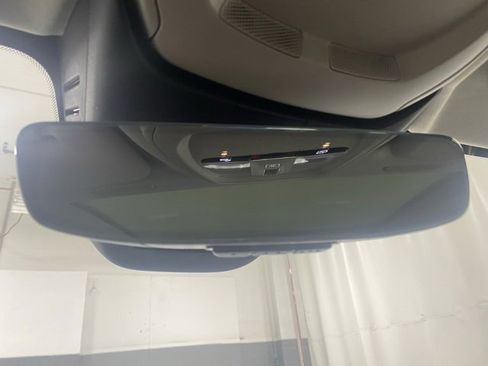 Used 2025 Volvo V60 B5 Cross Country Plus image 28